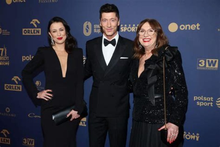 Who Is Robert Lewandowski S Mother Iwona Lewandowska